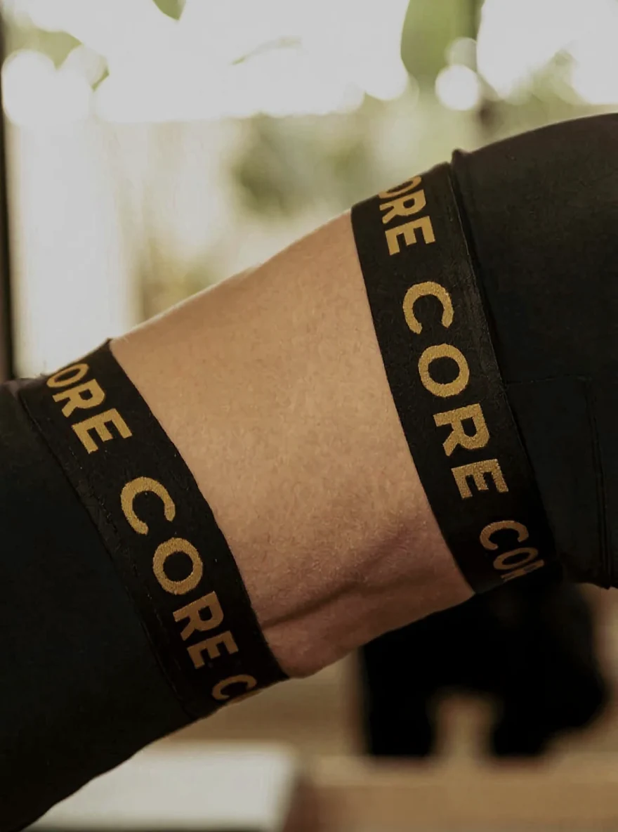 Dettaglio della divisa Core Pilates